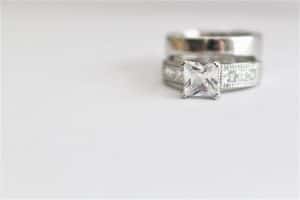 wedding rings as reminders for difficult times in marriage