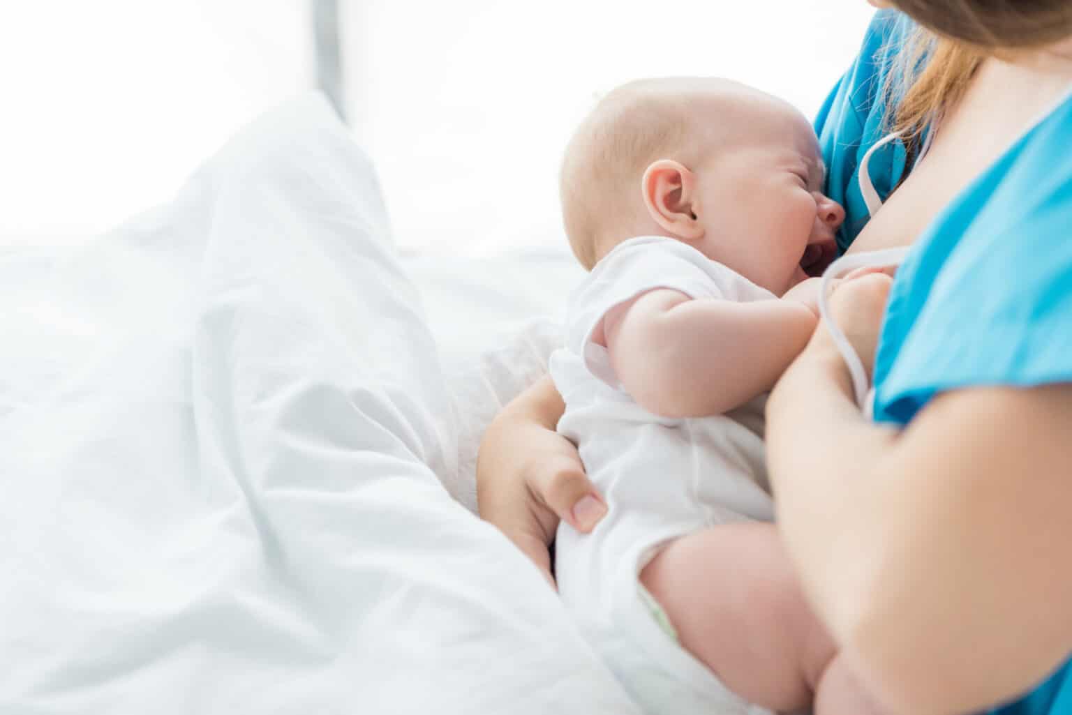What to Do When Your Baby Prefers the Bottle to Breastfeeding 2022