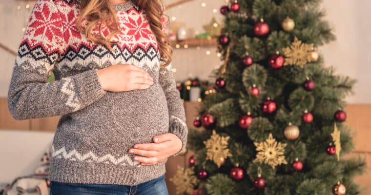 How to Hide a Pregnancy During the Holidays